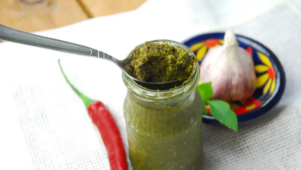 Adżika przyprawa do czego pasuje? Sprawdź najlepsze zastosowania i przepisy!