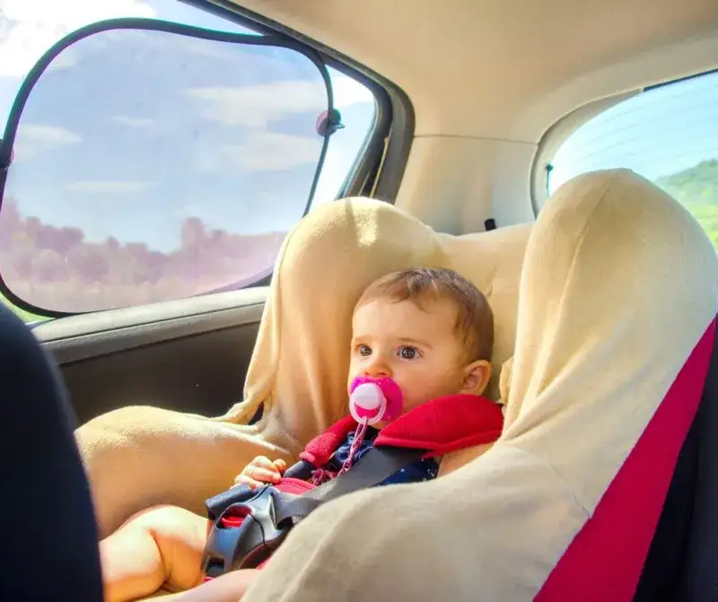 Bezpieczny fotelik dla 9-miesięcznego dziecka: Uchronisz malucha przed zagrożeniem