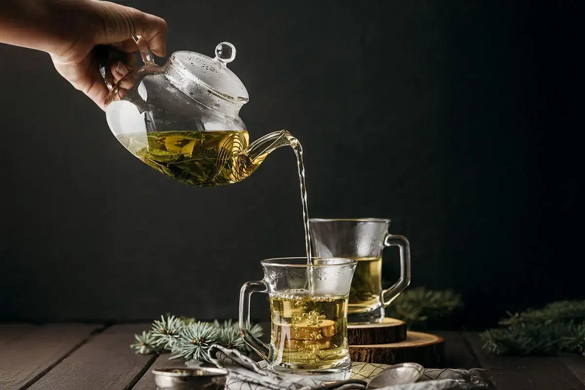 Jak parzyć zieloną herbatę liściastą, aby cieszyć się jej smakiem?