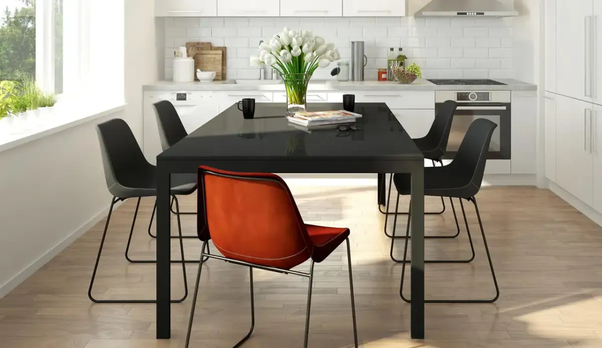 Jakie krzesła do czarnego stołu? Odkryj najlepsze kontrasty i style