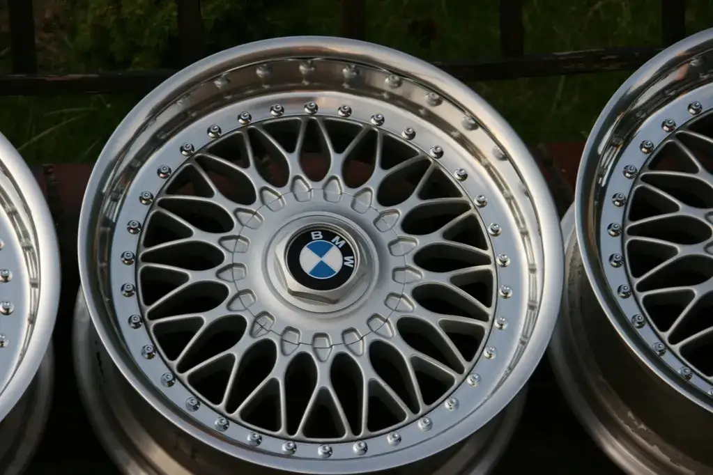 Jakie rozmiary felg do BMW E39? Sprawdź najlepsze opcje i wady