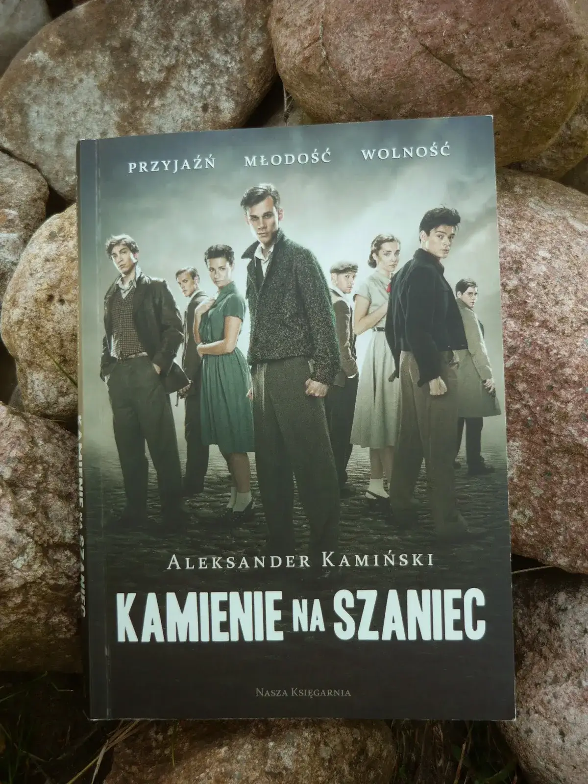 Autor książki Kamienie na szaniec: Historia Aleksandra Kamińskiego