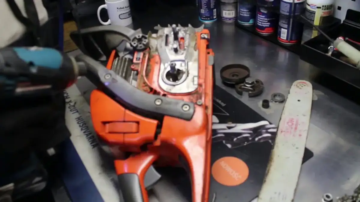 Jaki olej do pilarki Husqvarna? Uniknij kosztownych błędów w wyborze