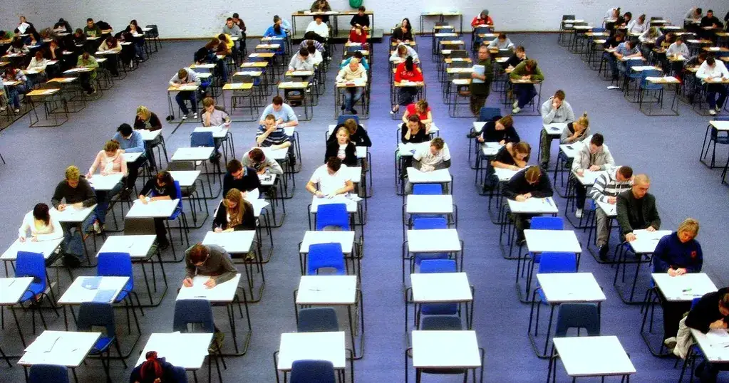 Jak napisać referat z chemii - unikaj błędów i zrób to dobrze