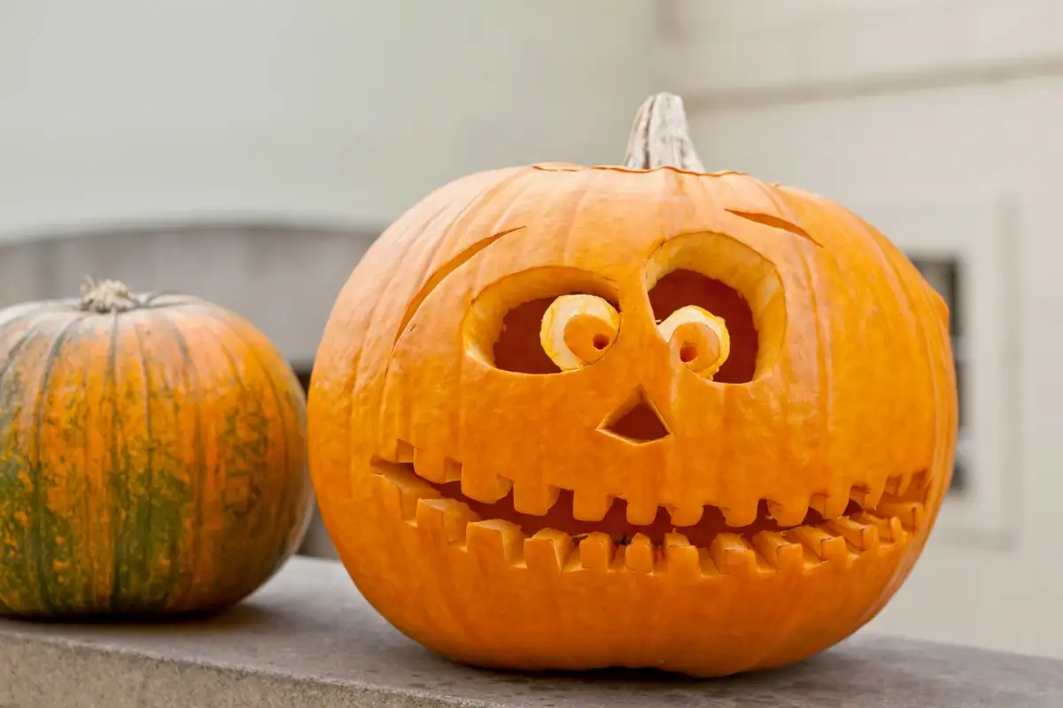 Dynia z papieru: Prosty szablon do tworzenia jesiennej dekoracji