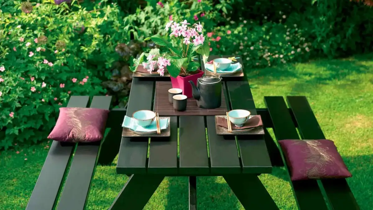 Jak skutecznie zabezpieczyć drewniane meble ogrodowe przed zniszczeniem?