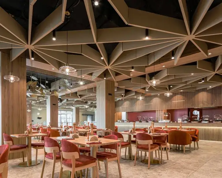 Jakie sufity są modne – zaskakujące trendy, które odmienią wnętrza