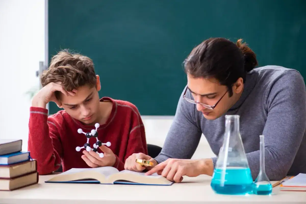 Ile kosztują korepetycje z chemii? Sprawdź ceny i oszczędzaj