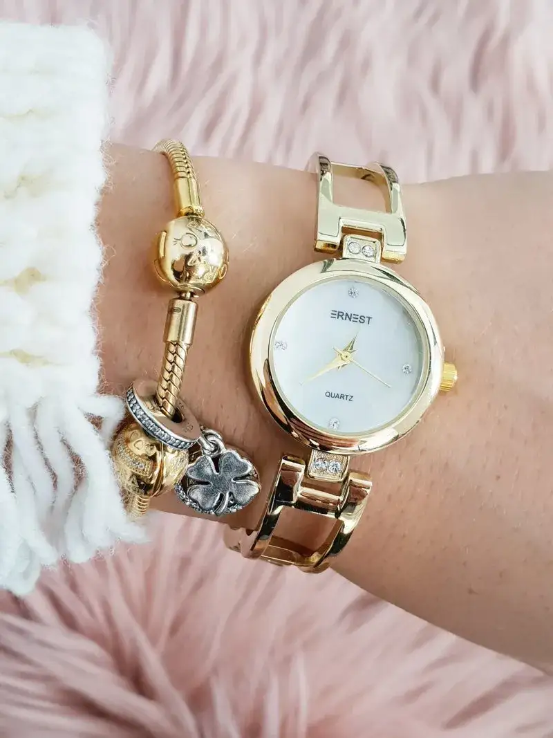 Zegarek damski jak bransoletka: 5 stylów, które pokochasz