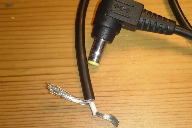 Nauczysz się jak naprawić zasilacz w domu - poradnik dla każdego