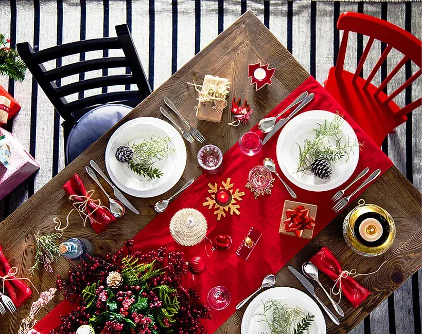 Jak przygotować stół na Wigilię – tradycyjne i nowoczesne pomysły na świąteczną atmosferę