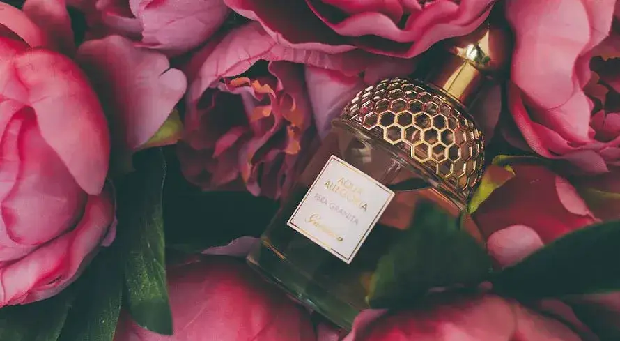 Bleu de Chanel woda toaletowa czy perfumowana - odkryj różnice