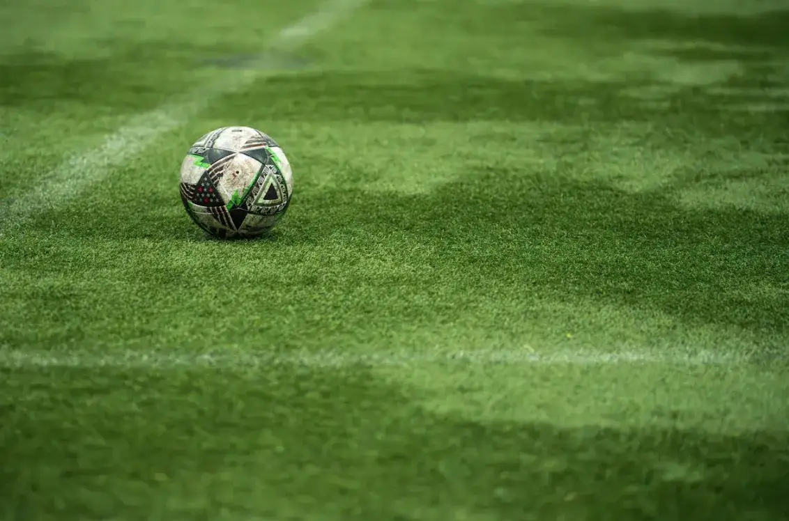 Co to jest „spóźniony wślizg” i jakie grożą za niego konsekwencje