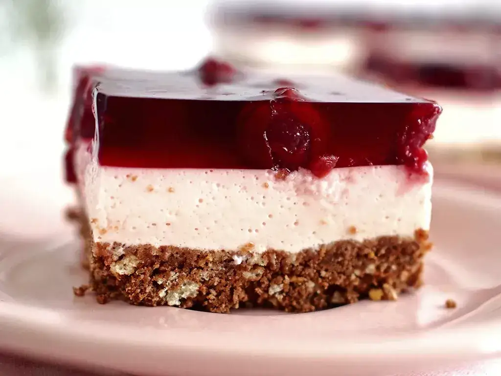 Przepis na ciasto filadelfia z serkiem mascarpone, które zaskoczy gości