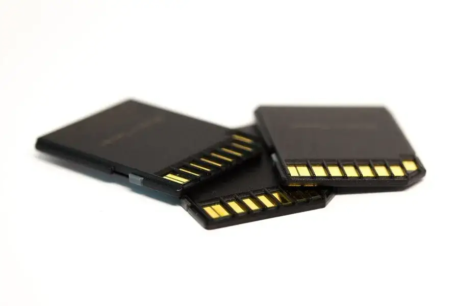 Jak zapisać pobrane aplikacje na karcie SD i uniknąć problemów z pamięcią