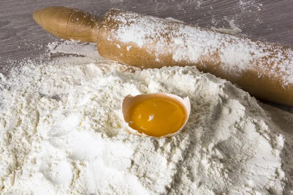 Jaki typ mąki do faworków, aby uzyskać idealną chrupkość?