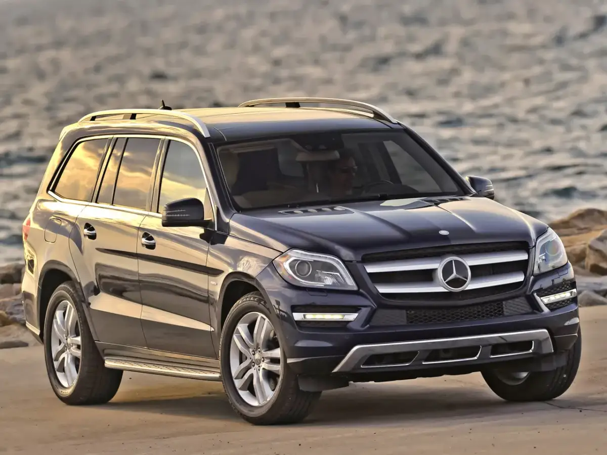 Mercedes-Benz GL-Class – kluczowe informacje o luksusowym SUVie