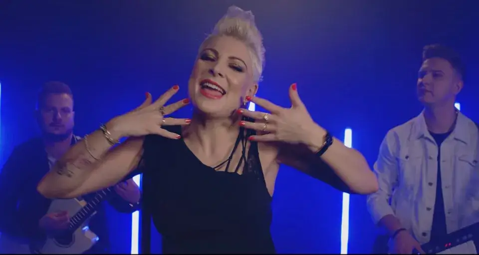 Ile kosztuje koncert Piękni i Młodzi? Kluczowe informacje i ukryte wydatki