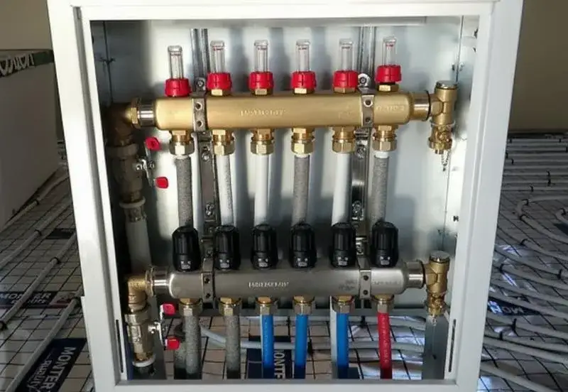 rozdzielacz ogrzewania podłogowego