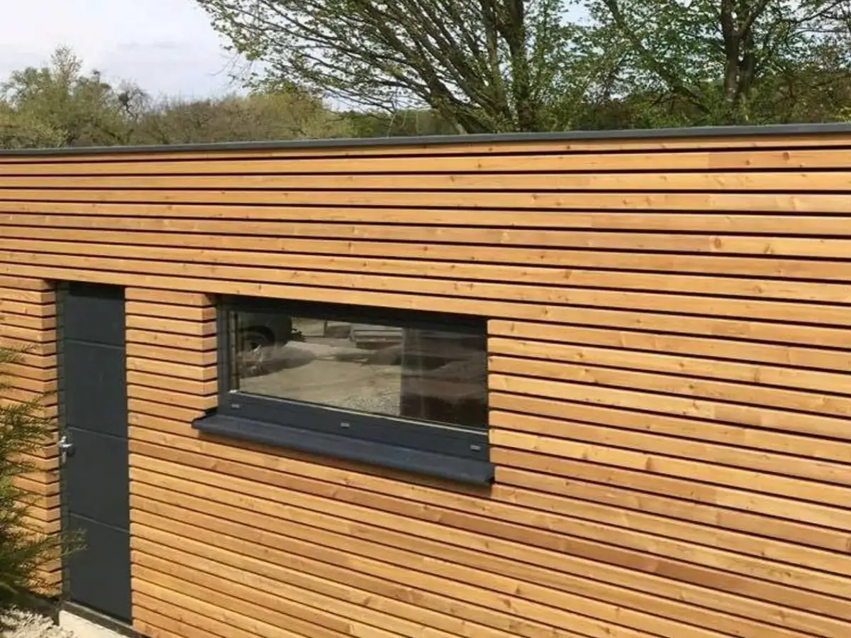 Jakie drewno na elewacje wybrać, aby uniknąć kosztownych błędów?