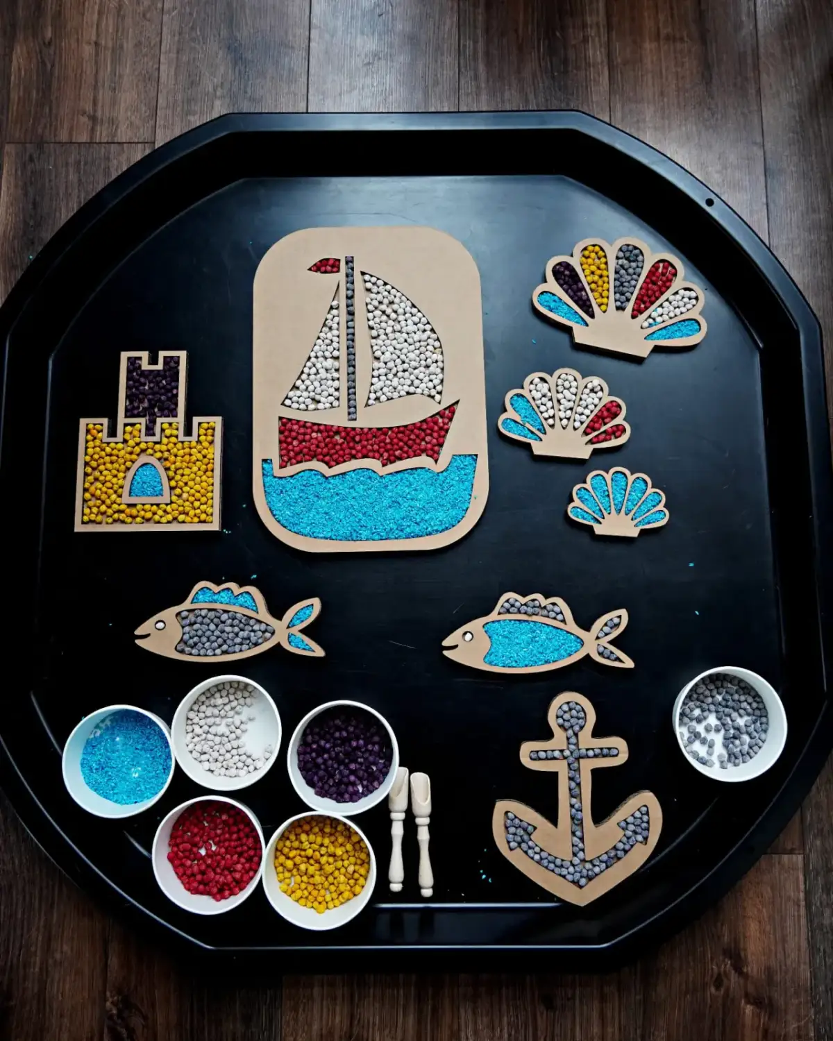 Taca sensoryczna: magiczny świat zabawy dla twojego dziecka