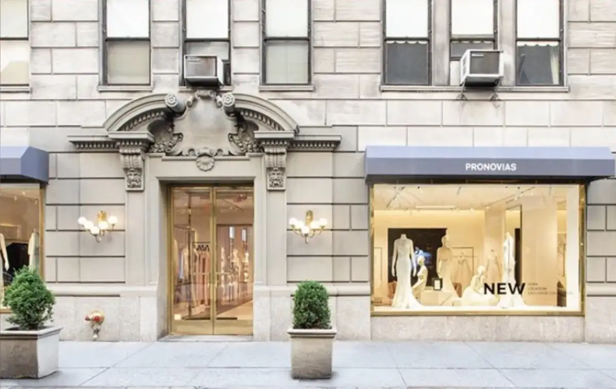 Suknie Pronovias gdzie kupić: najlepsze miejsca na zakupy