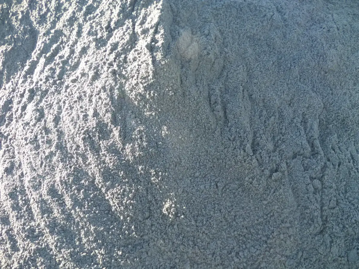 Jaki piasek do wylewki betonowej - wszystko co musisz wiedzieć o dobiorze