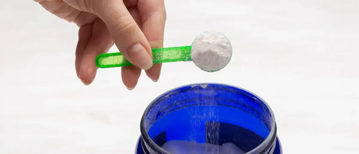 Czy brać kreatynę w dni bez treningu? Efekty, dawkowanie i ważne zasady