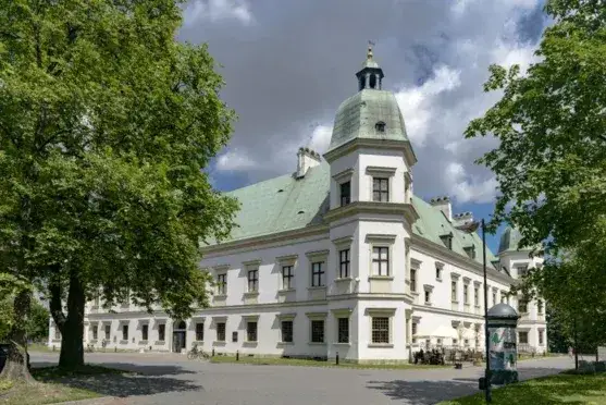 Zamek Ujazdowski w Warszawie - historia, sztuka i wydarzenia, które musisz znać