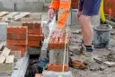 Ile wiąże zaprawa cementowa? Poznaj kluczowe czynniki wpływające na czas wiązania