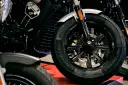 Ciśnienie w oponach motocykla: Czy wiesz, ile barów to norma?