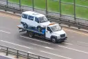 Holowanie na drodze ekspresowej: Czy to legalne? Sprawdź przepisy!