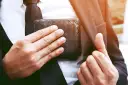 Najlepsze marki portfeli męskich skórzanych – wybierz idealny model