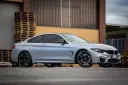 Srebrne BMW: Jakie felgi wybrać, by auto olśniewało? Poradnik Marka Dudka