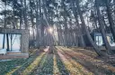 Tani nocleg nad morzem? Sekrety rezerwacji bez pułapek!