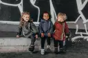 Dziecko w górach zimą: Jak ubrać, by było mu ciepło i sucho?