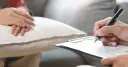 Rozmowa z psychiatrą, notowanie objawów i planowanie leczenia. L4 od psychiatry to czas na regenerację i powrót do zdrowia.