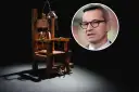 Krzesło elektryczne, symbol kary śmierci, obok portretu polityka.