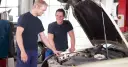 Motorower a pojazd silnikowy: Obalamy mity! Obowiązki i prawo jazdy