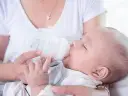 Do kiedy dziecko powinno pić mleko z butelki, aby uniknąć problemów zdrowotnych?