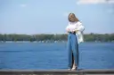 Jak nosić długą białą koszulę - 5 stylowych sposobów na modę