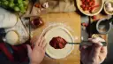 Jak rozciągnąć ciasto na pizzę? Sekrety idealnego spodu!