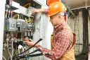 Ile zarabia elektryk po zawodówce? Zaskakujące fakty o wynagrodzeniach