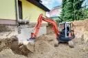 Czym obłożyć fundament, aby uniknąć wilgoci i uszkodzeń?