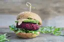 Sekret zwartego burgera: Grilluj bez rozpadania! Poradnik.