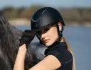 Kask jeździecki: Jak wybrać idealny i chronić swoją głowę?