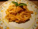 Penne z sosem serowym: Kremowy przepis na obiad w 20 minut!