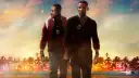 Will Smith i Martin Lawrence, gotowi do akcji, z pistoletami w dłoniach. To są bad boys for life, w Miami o zachodzie słońca.