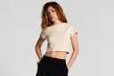 Jak zrobić crop top z bluzki - proste kroki do modnej przemiany
