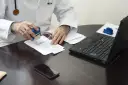 Co bada lekarz na prawo jazdy? Przygotuj się i zdaj bez obaw!